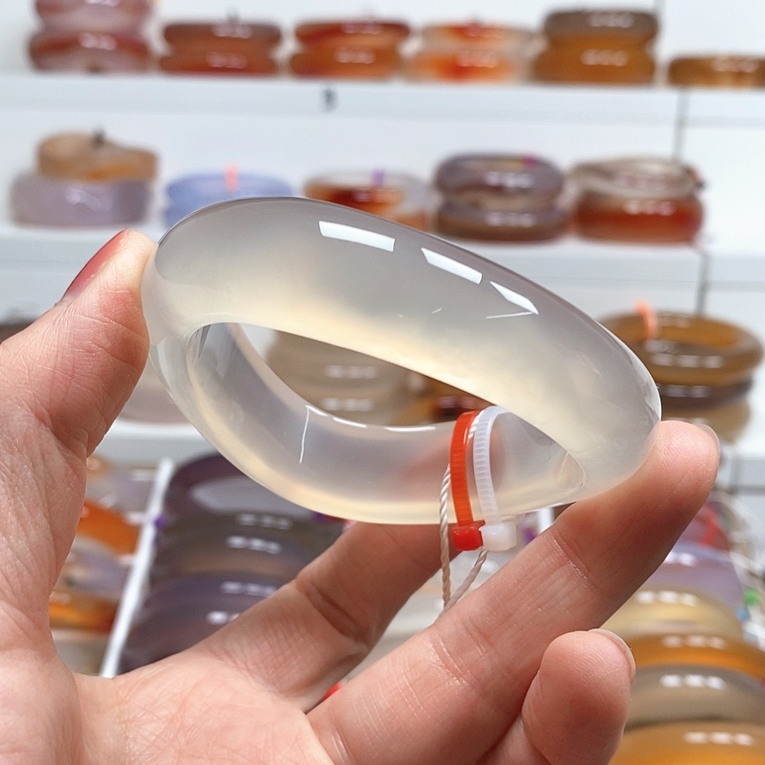 玛瑙/玉髓手镯未镶嵌