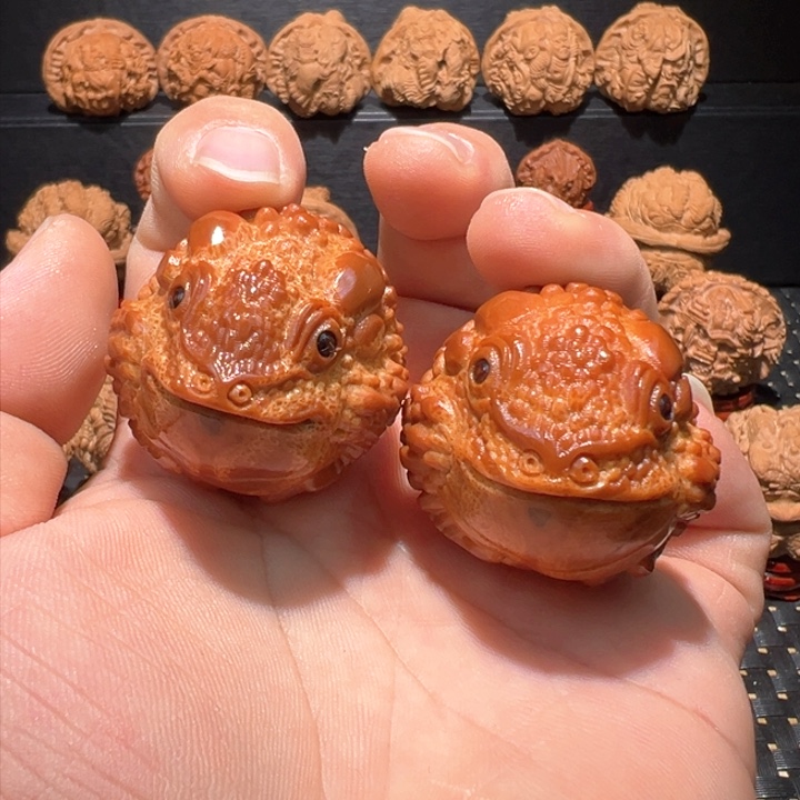 文玩核桃把件金蟾纳财