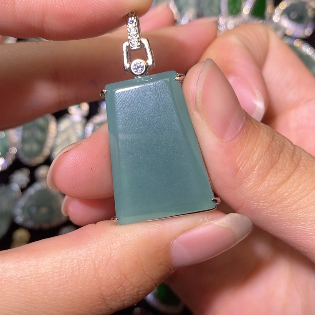 翡翠未镶嵌颈饰天然