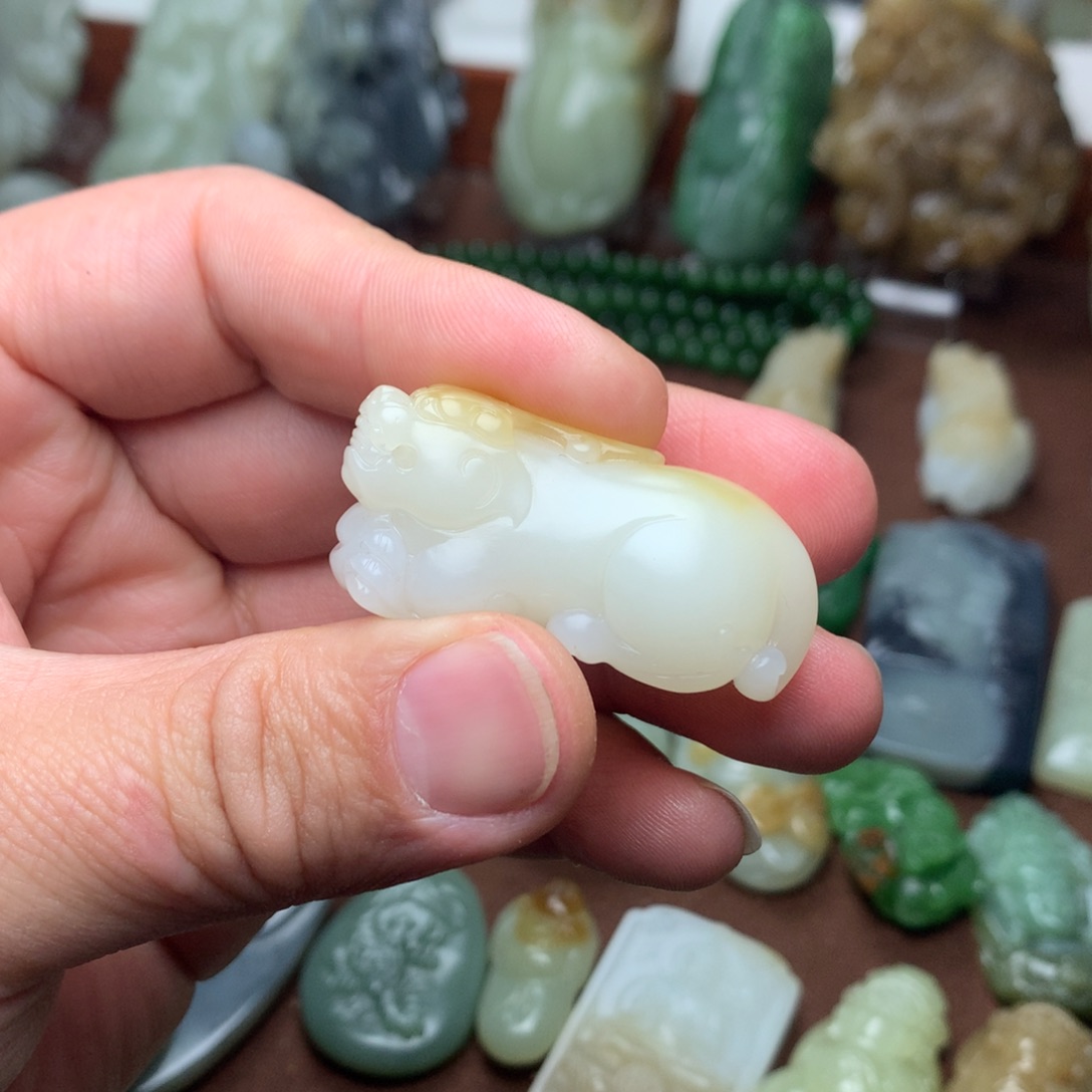 和田玉挂件未镶嵌主****！