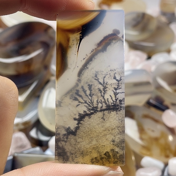 春***晓玛瑙/玉髓未镶嵌颈饰