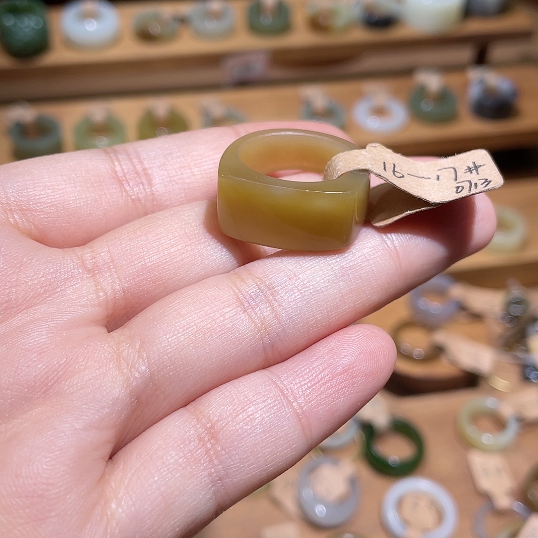 和田玉未镶嵌戒指17.7