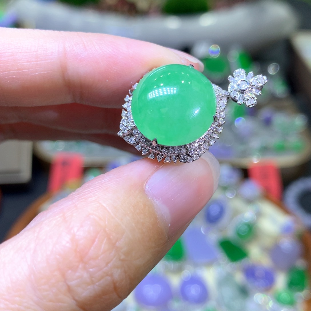 【闪购商品】翡翠颈饰18K金镶嵌翡翠吊坠项链