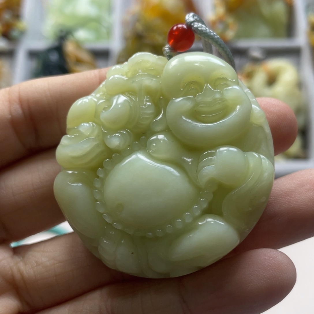 蛇纹石玉颈饰未镶嵌