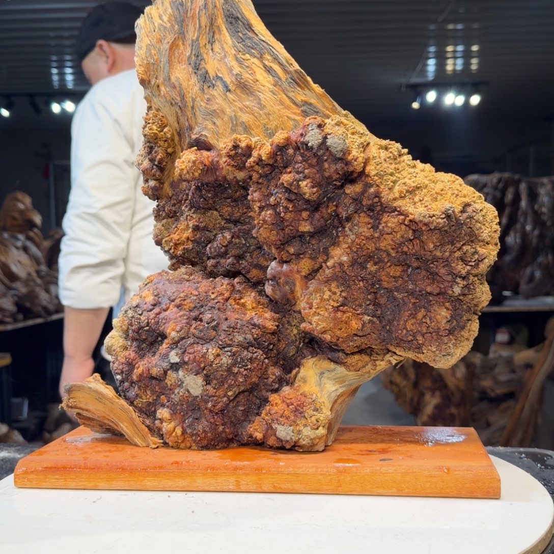 烟***江木王一刀琥珀木摆件149