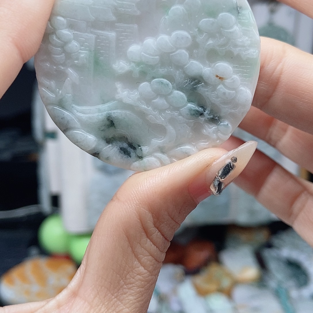 翡翠颈饰未镶嵌翡翠