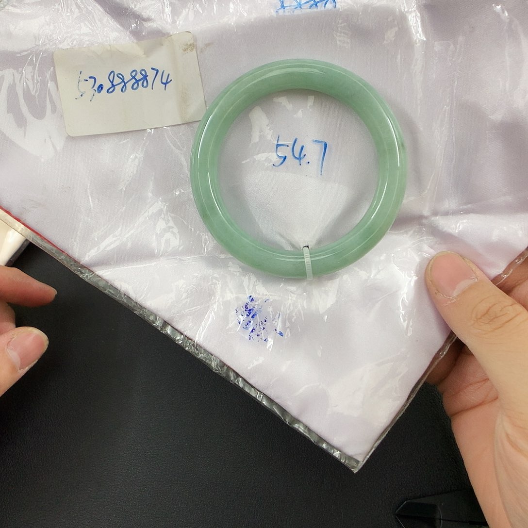 翡翠手镯未镶嵌天然缅甸翡翠手镯