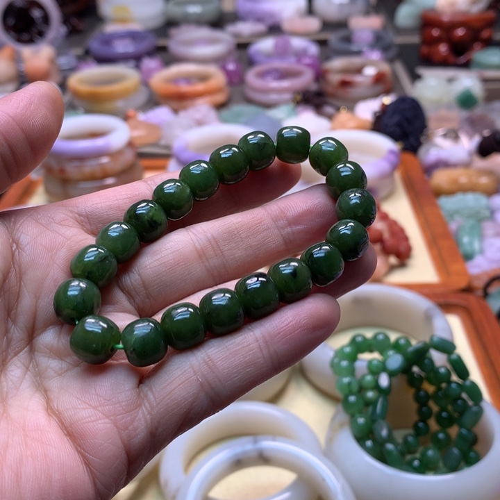 懵***安石英岩玉未镶嵌手串