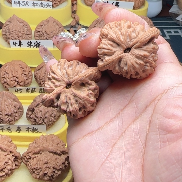 鹤***桃核吊坠弯弯核桃龙脉元宝