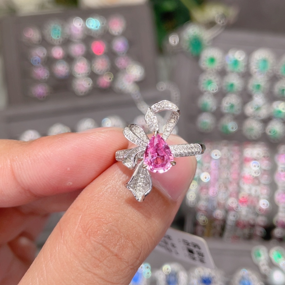 戒指彩色蓝宝石18K金镶嵌1.11ct 无烧帕帕