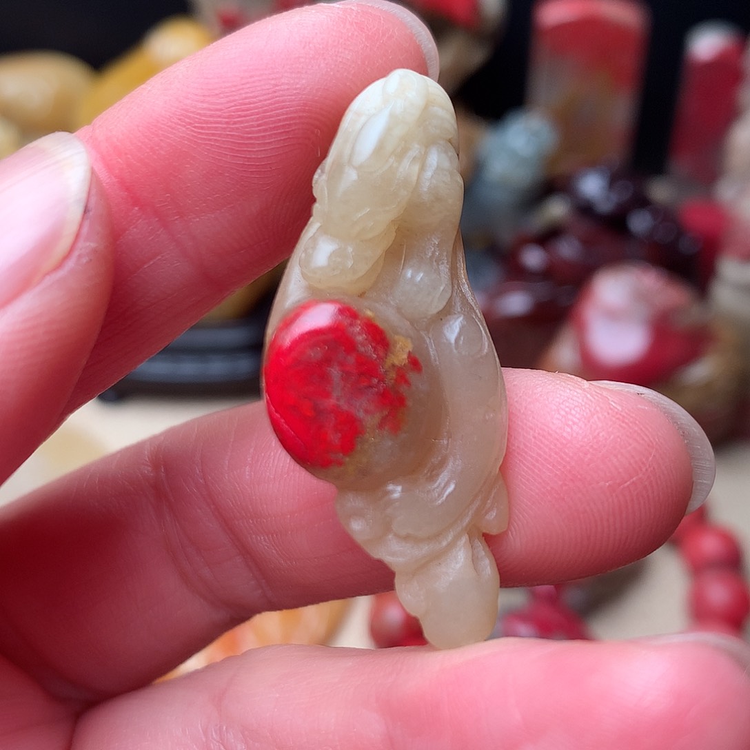 昌化鸡血石精品挂件