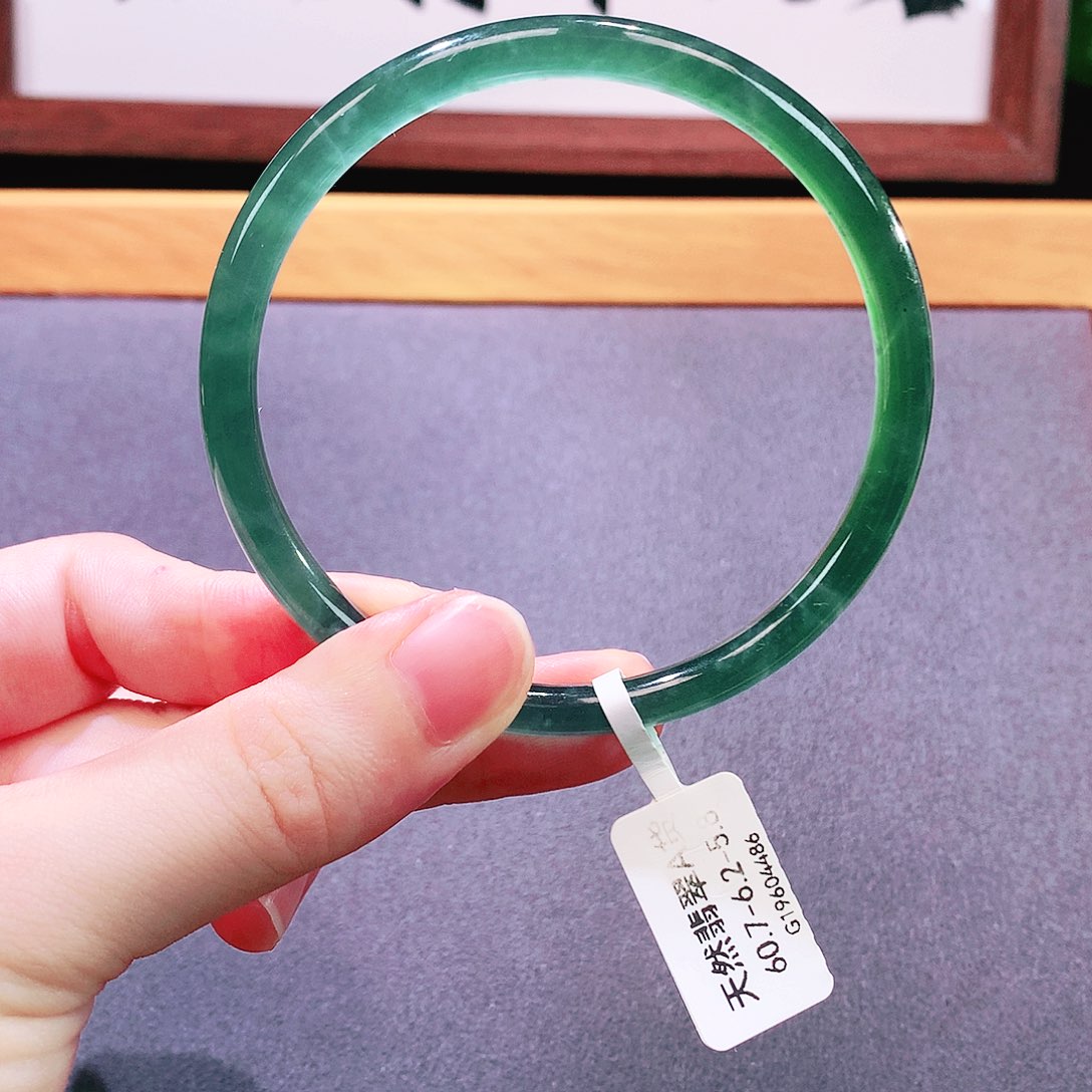 未镶嵌手镯翡翠天然翡翠