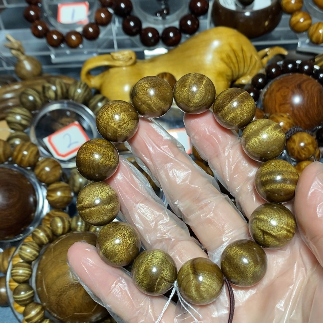 金丝楠木雕工艺品18