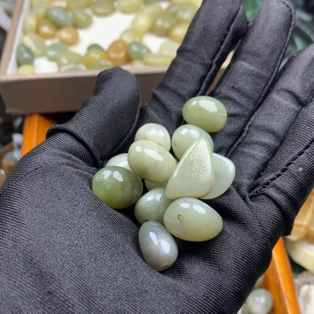 和田玉未镶嵌边角料