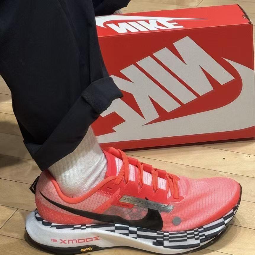 奥特【折扣清仓】新款飞马复合碳板透气网面跑步鞋耐磨男女学生运动