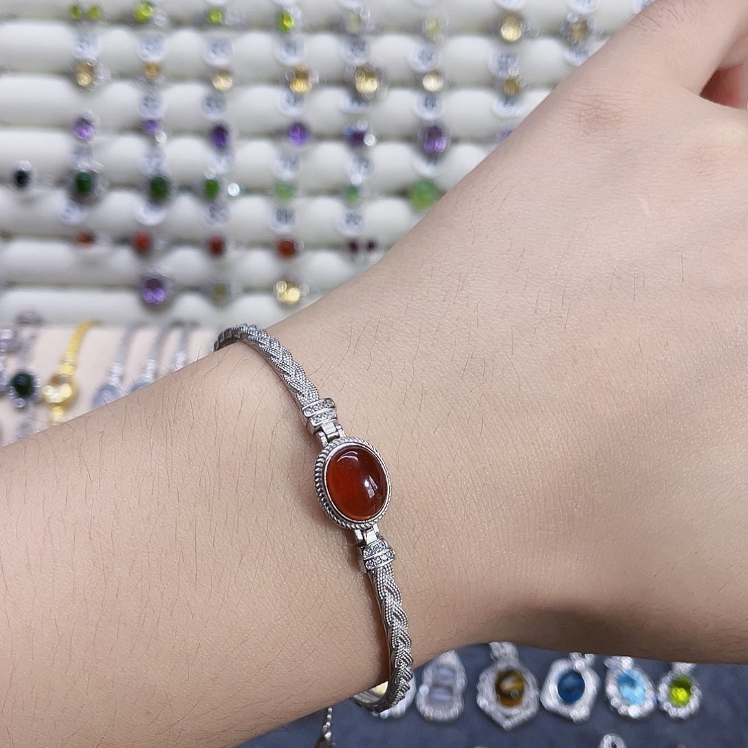 大***方手链银S925镶嵌石榴石
