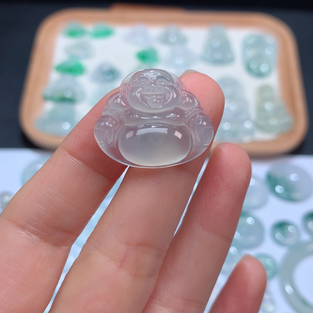 翡翠颈饰未镶嵌冰种佛公