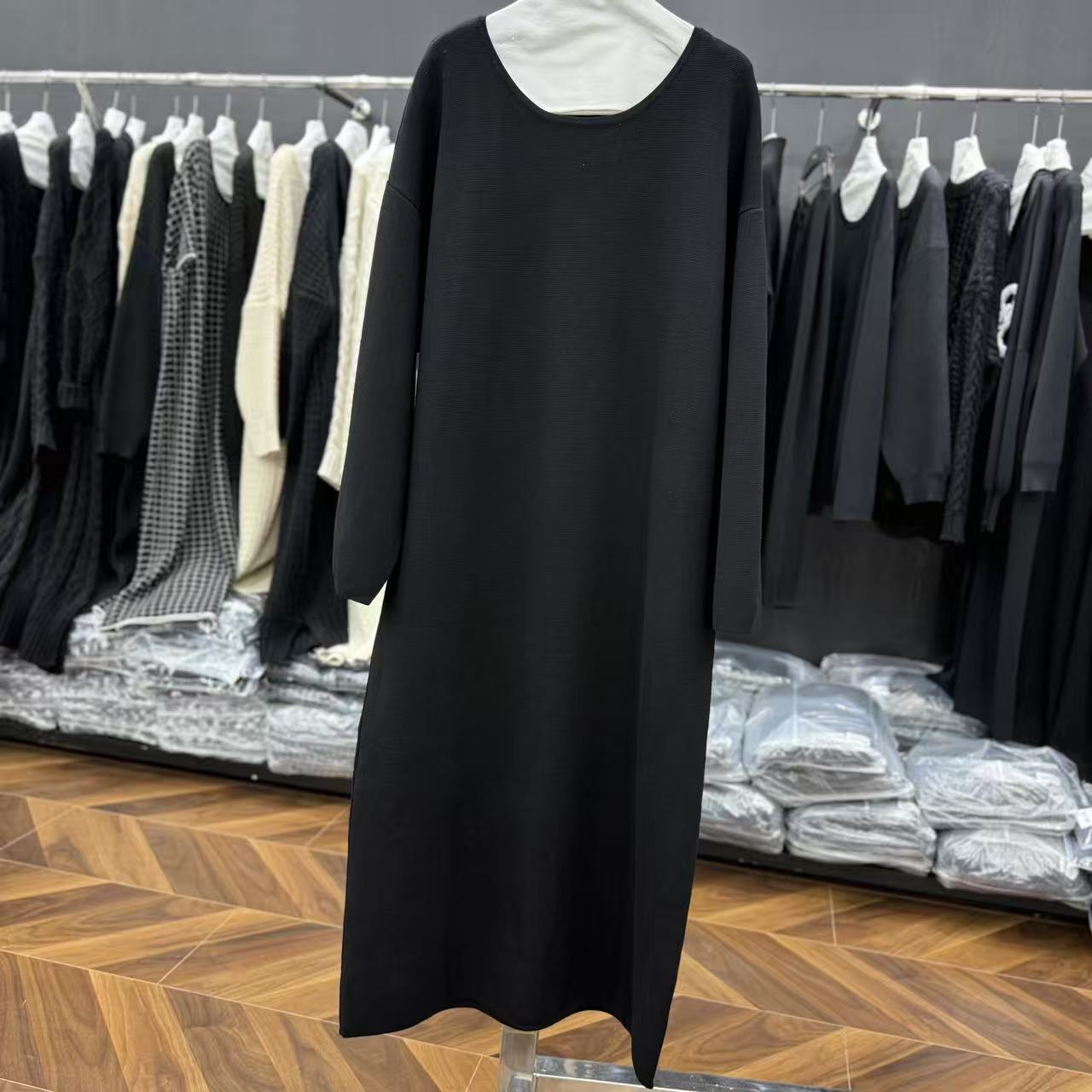 OU-610款宽松袖口高级感针织连衣裙(长125公分 胸宽63公分)