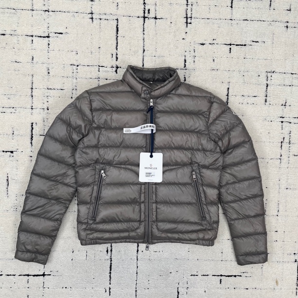 未使用 MONCLER ACORUS 灰色立领轻薄短款羽绒服 2码 1772