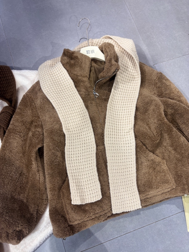 2269 束袖口外套