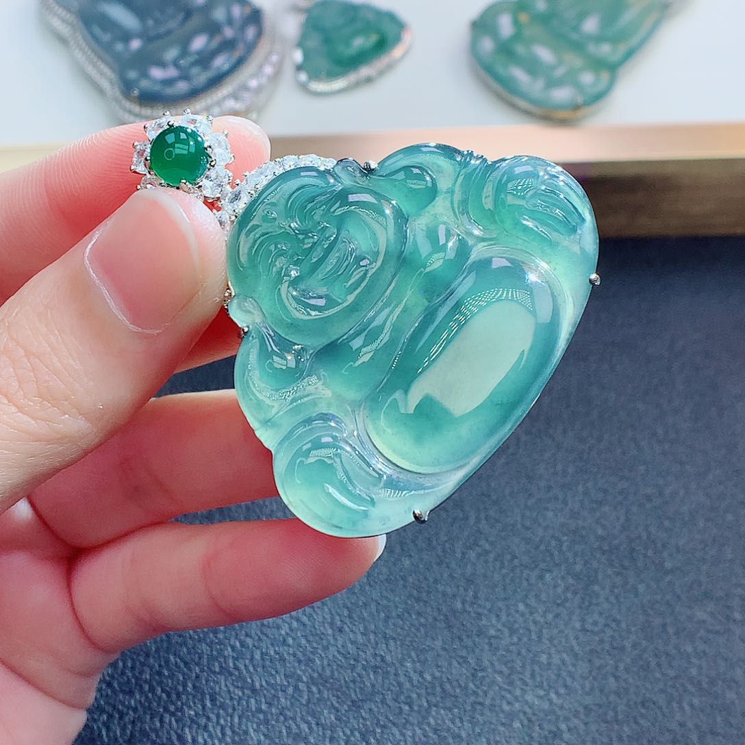 翡翠颈饰未镶嵌翡翠