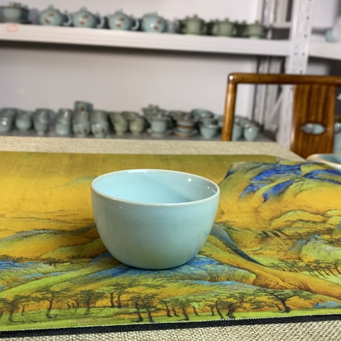 【闪购商品】天青鸡缸杯微微瑕。。。。