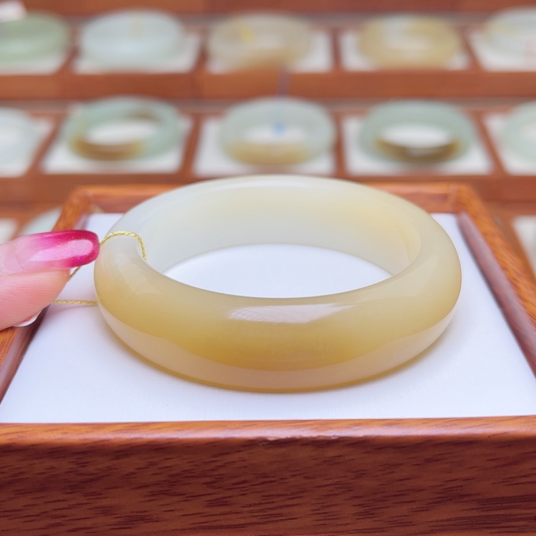 和田玉手镯未镶嵌51.8