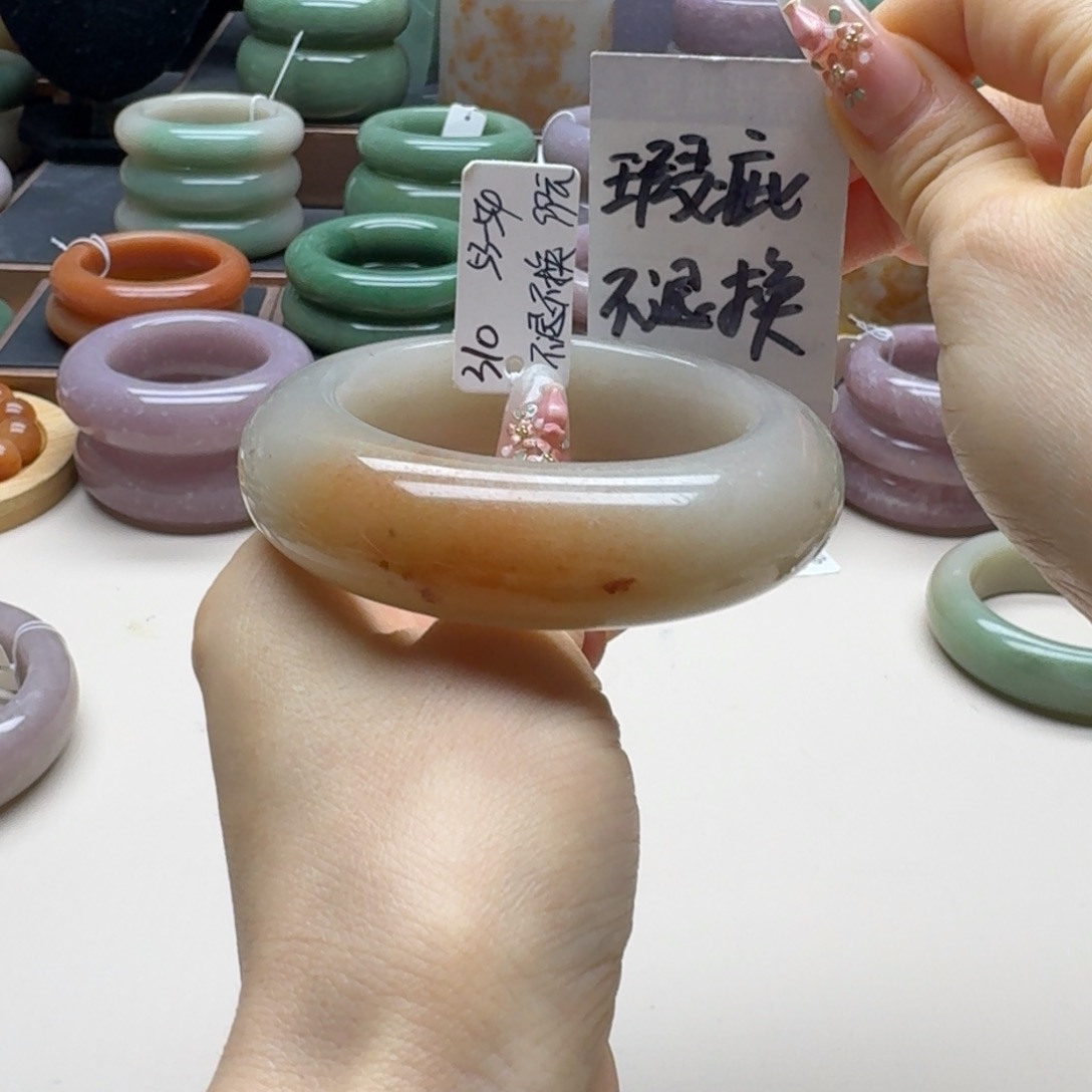 石英岩玉未镶嵌手镯