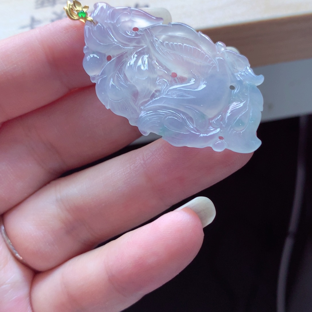 翡翠18K金镶嵌颈饰吊坠