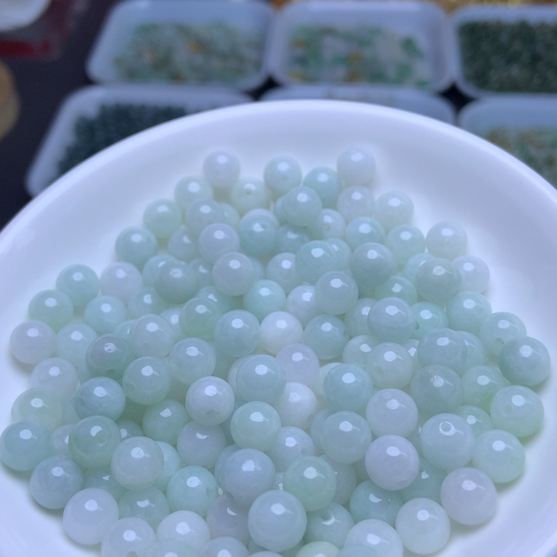 未镶嵌手链翡翠卡7.3绿白26个