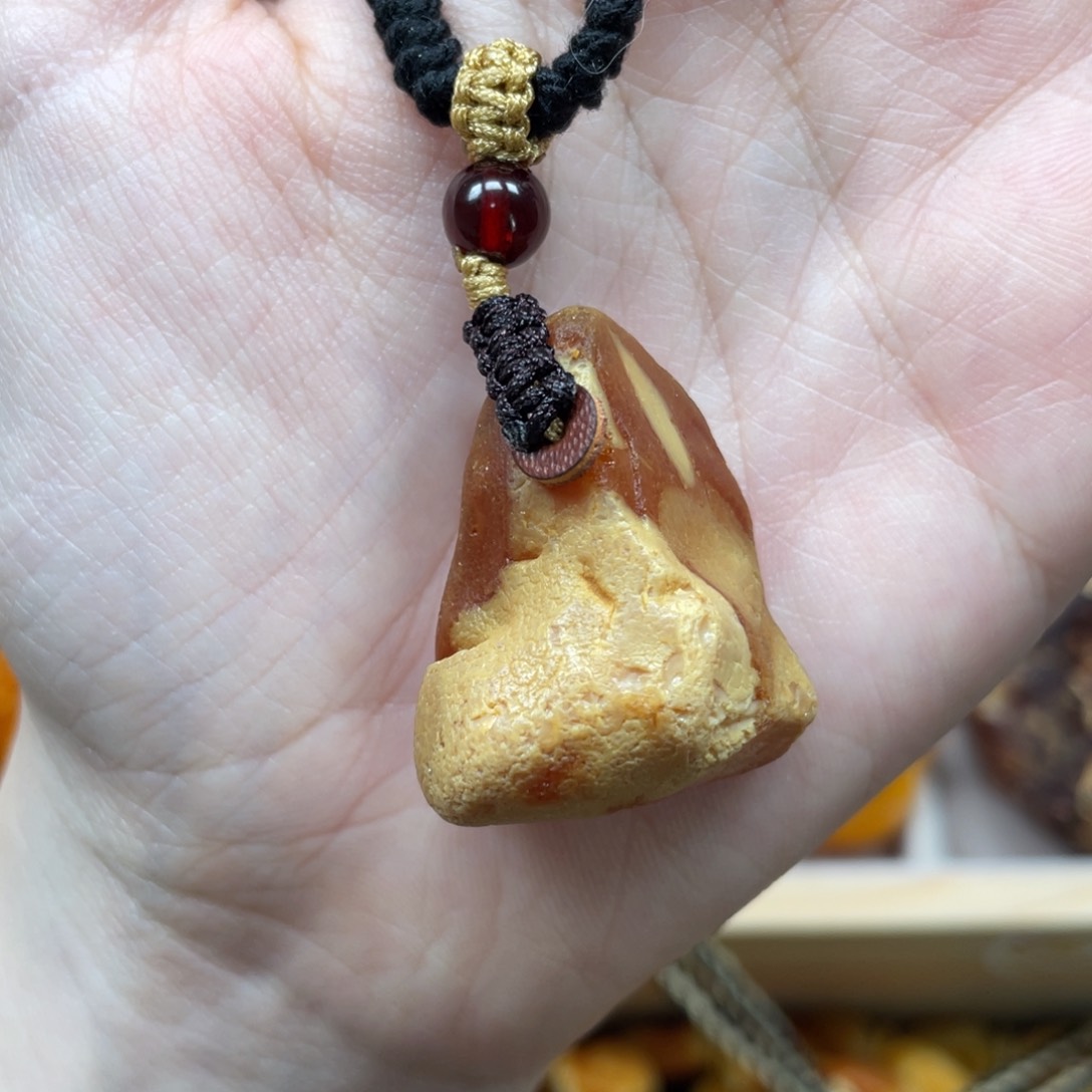 琥珀珠宝奇石未镶嵌