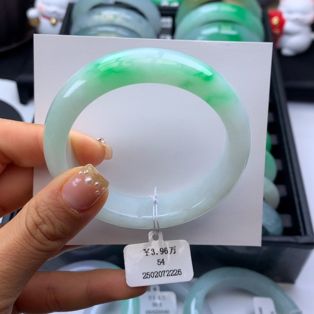 翡翠手镯未镶嵌54白底青正圈