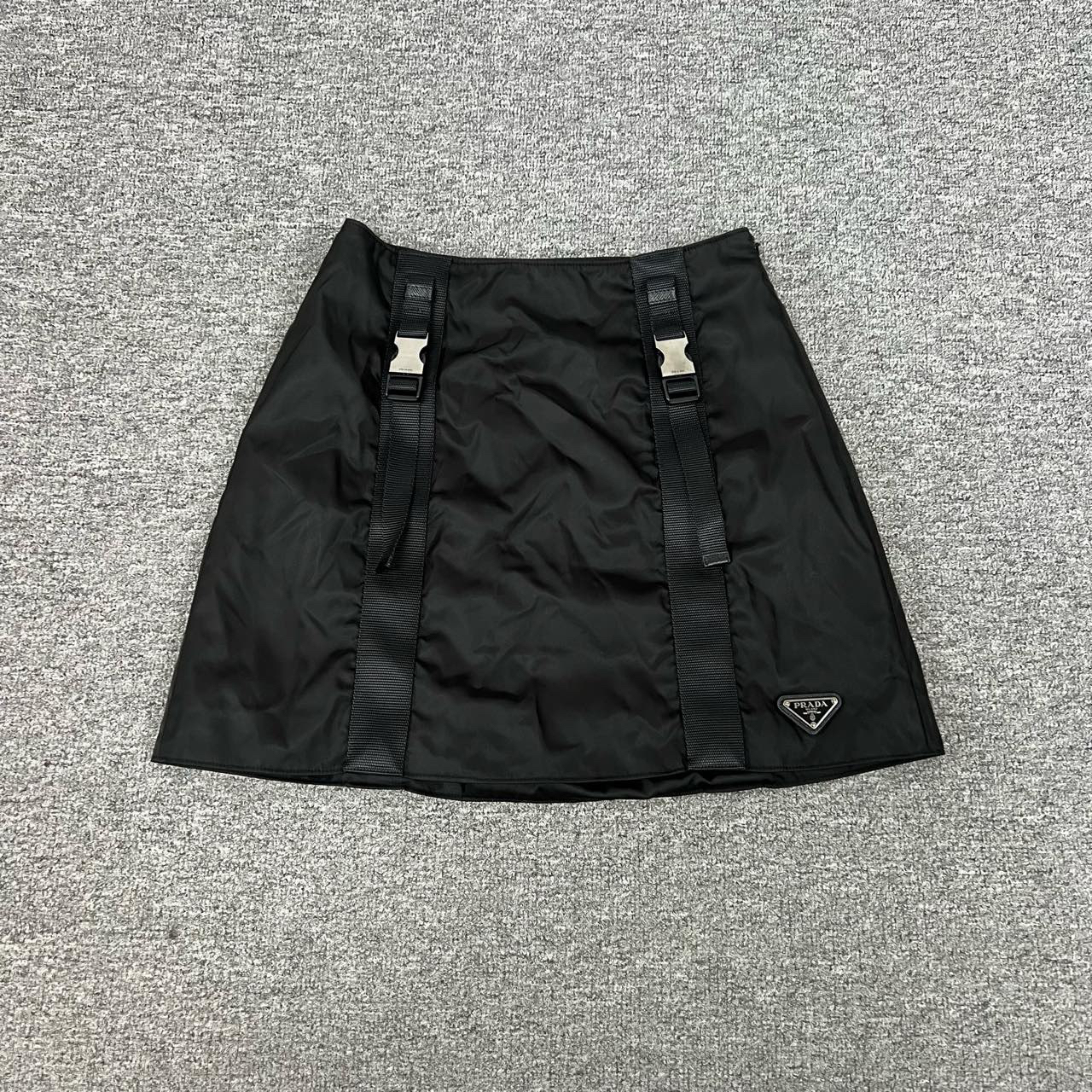99新 Prada/普拉达 黑色 再生尼龙 三角标 半裙 38码