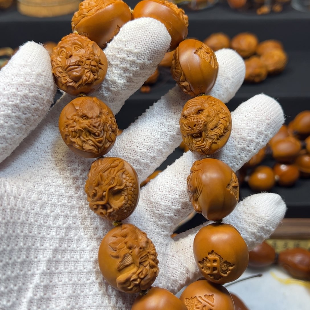 包***容手串/手链橄榄核2.2十二生肖手持