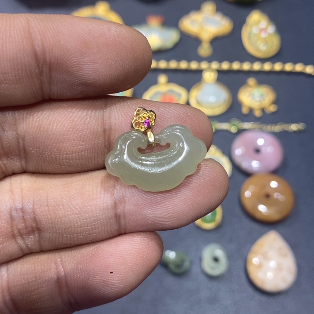 和田玉颈饰银S925镀金镶嵌