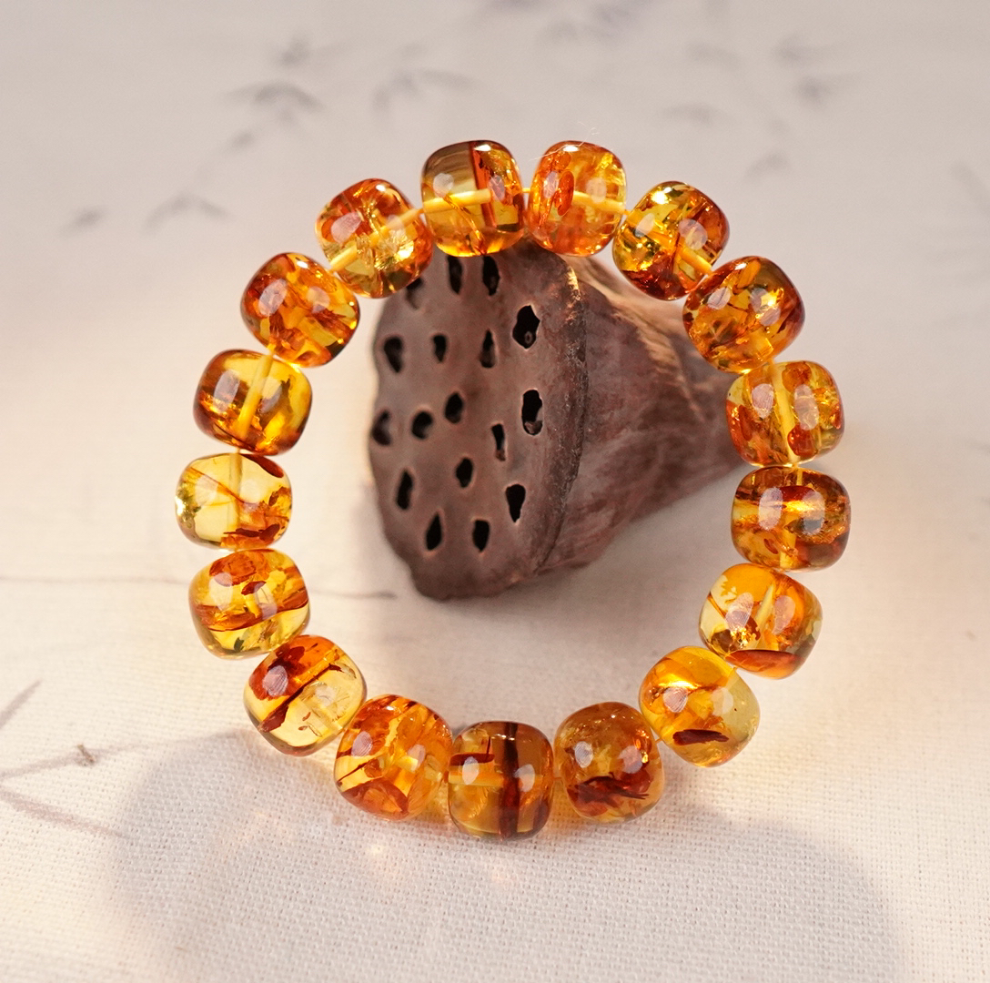 【亿景珠宝】12+老型俄料天然花珀手串单圈时尚多样性发货TE88B089