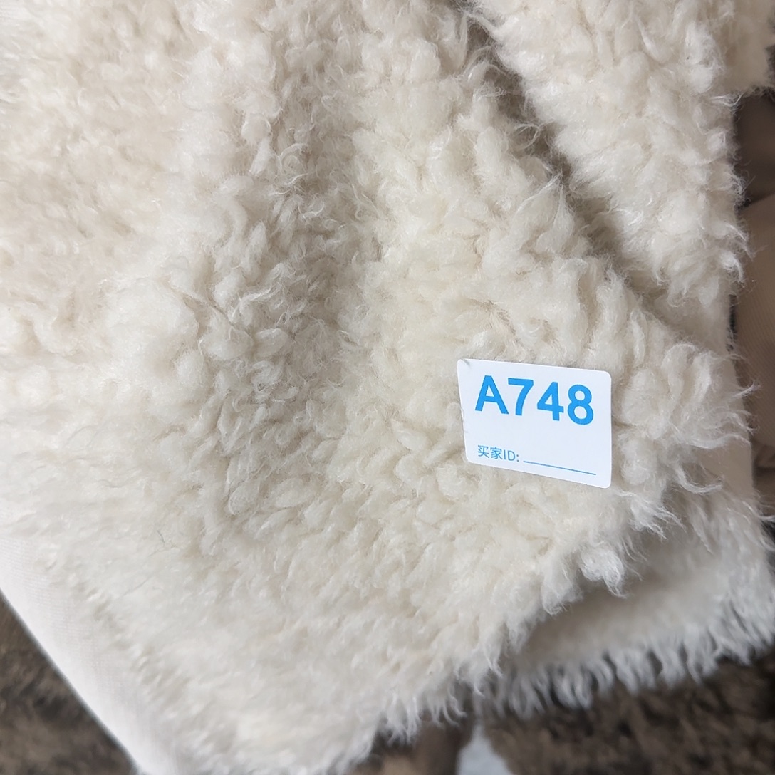 白色大颗粒羊羔毛16元2米748