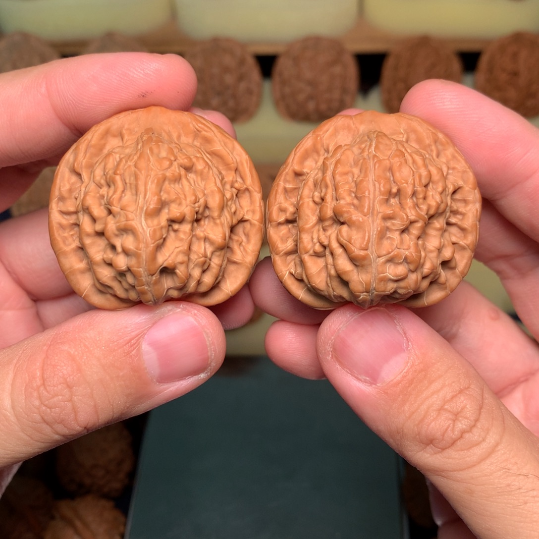 语***凝把件文玩核桃40.5望月全品