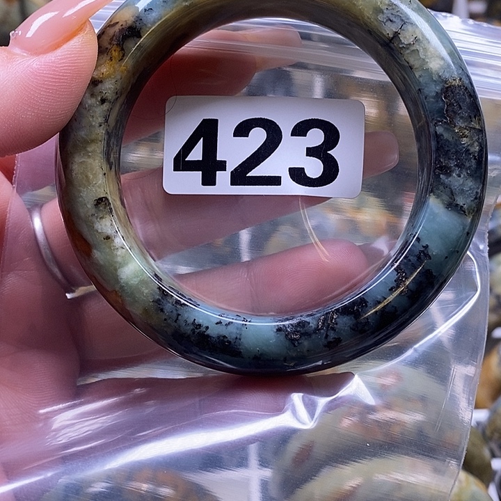 霸***哥蛇纹石玉未镶嵌手镯