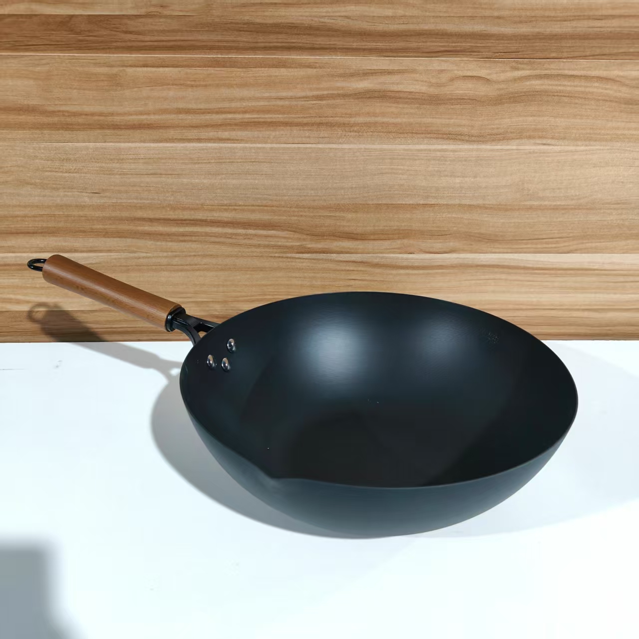 陶晶32极铁炒锅（把手不挑 微瑕无盖 介意勿拍）