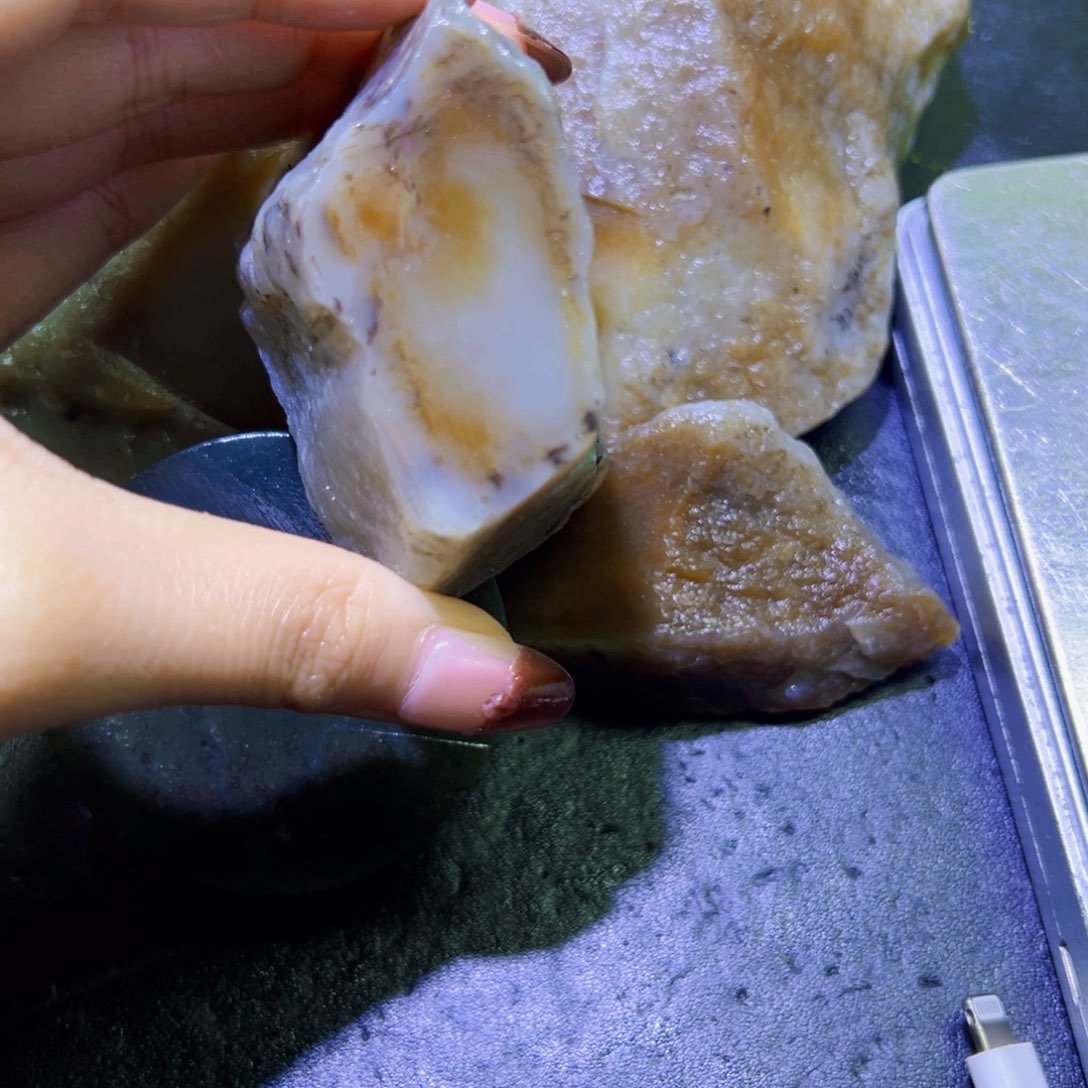 和田玉（糖玉）未镶嵌珠宝半成品