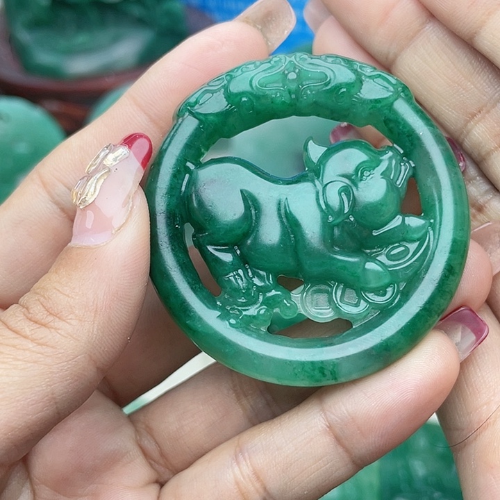 未镶嵌定制石英质玉（非洲翠）幽