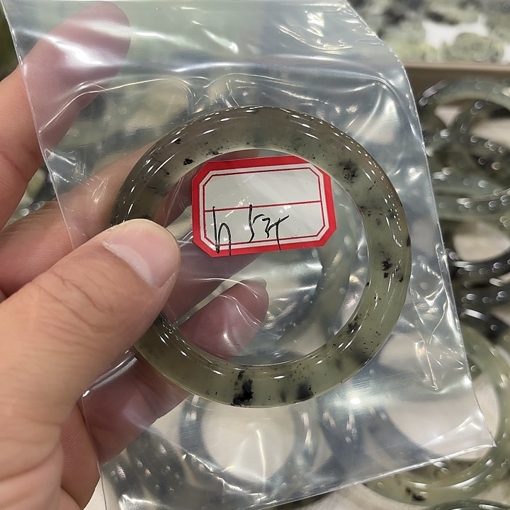 h***ᐝ蛇纹石玉未镶嵌岫玉手镯