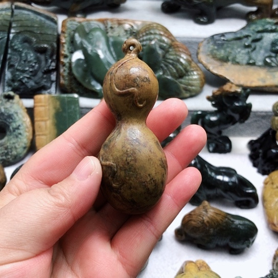 岫岩河磨玉（透闪石质玉）把件未镶嵌
