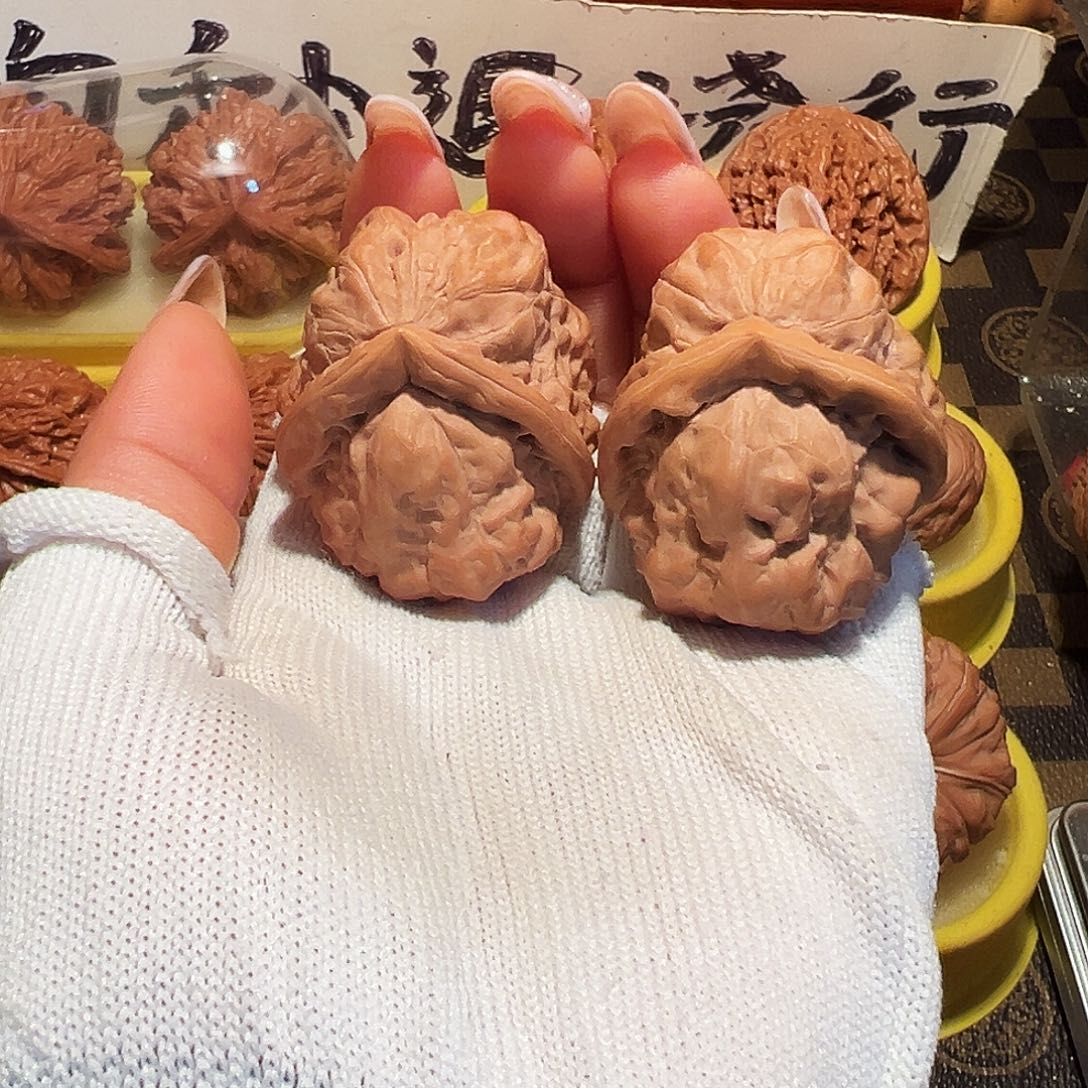 J***n文玩核桃吊坠蛤蟆头异形佛龛