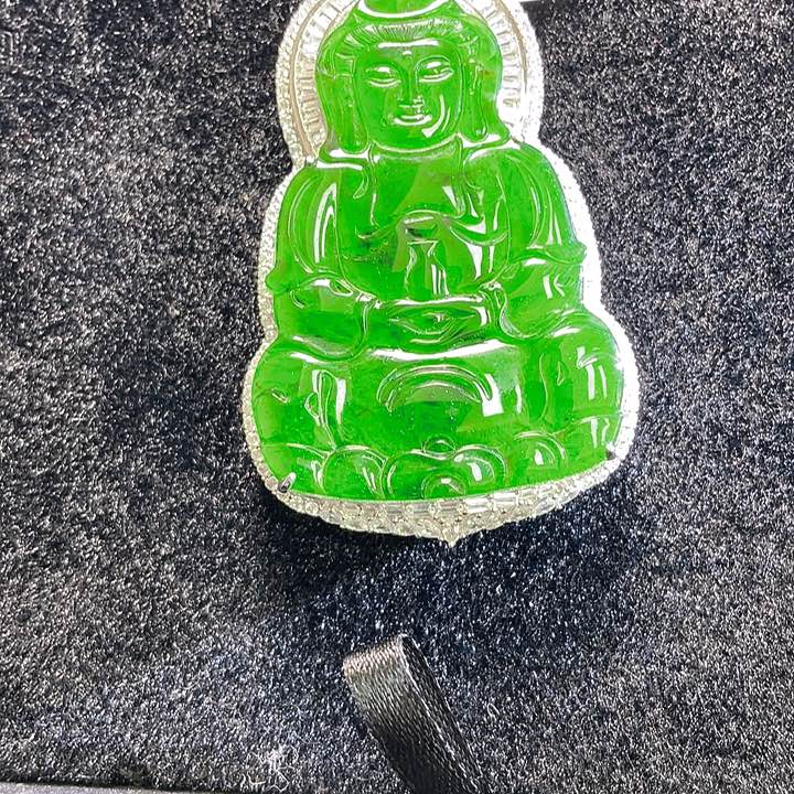 翡翠颈饰未镶嵌60，