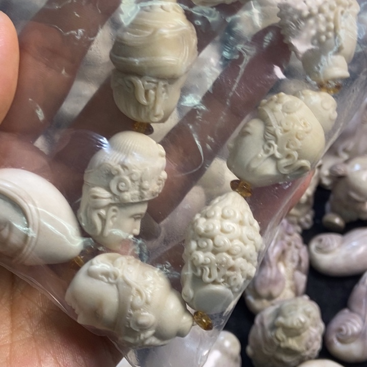 祥***技配饰鹿角雕刻一个出