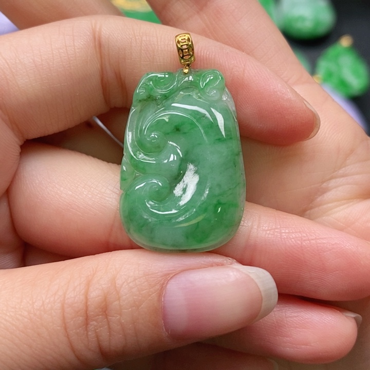 翡翠颈饰未镶嵌吊坠