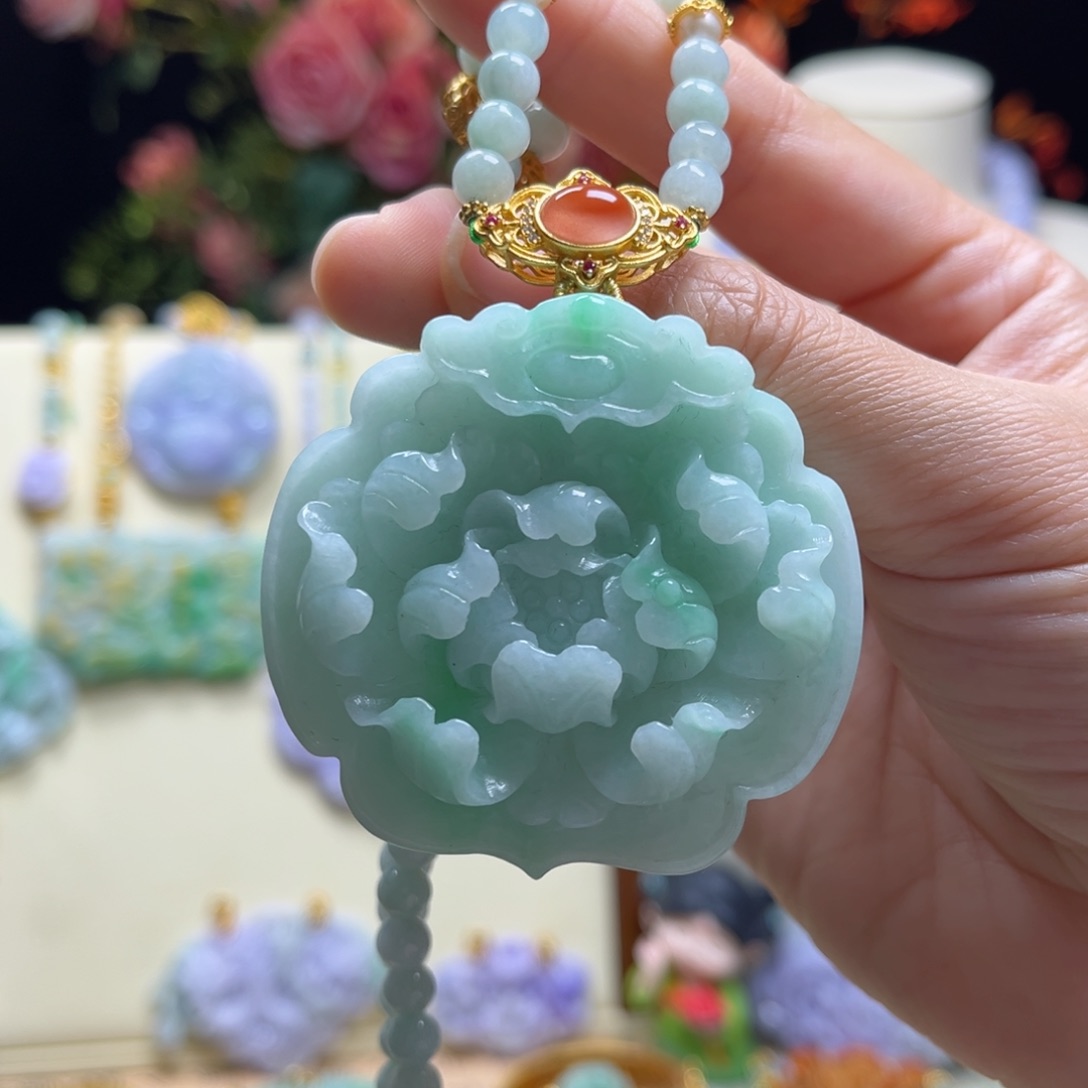 翡翠颈饰未镶嵌天然