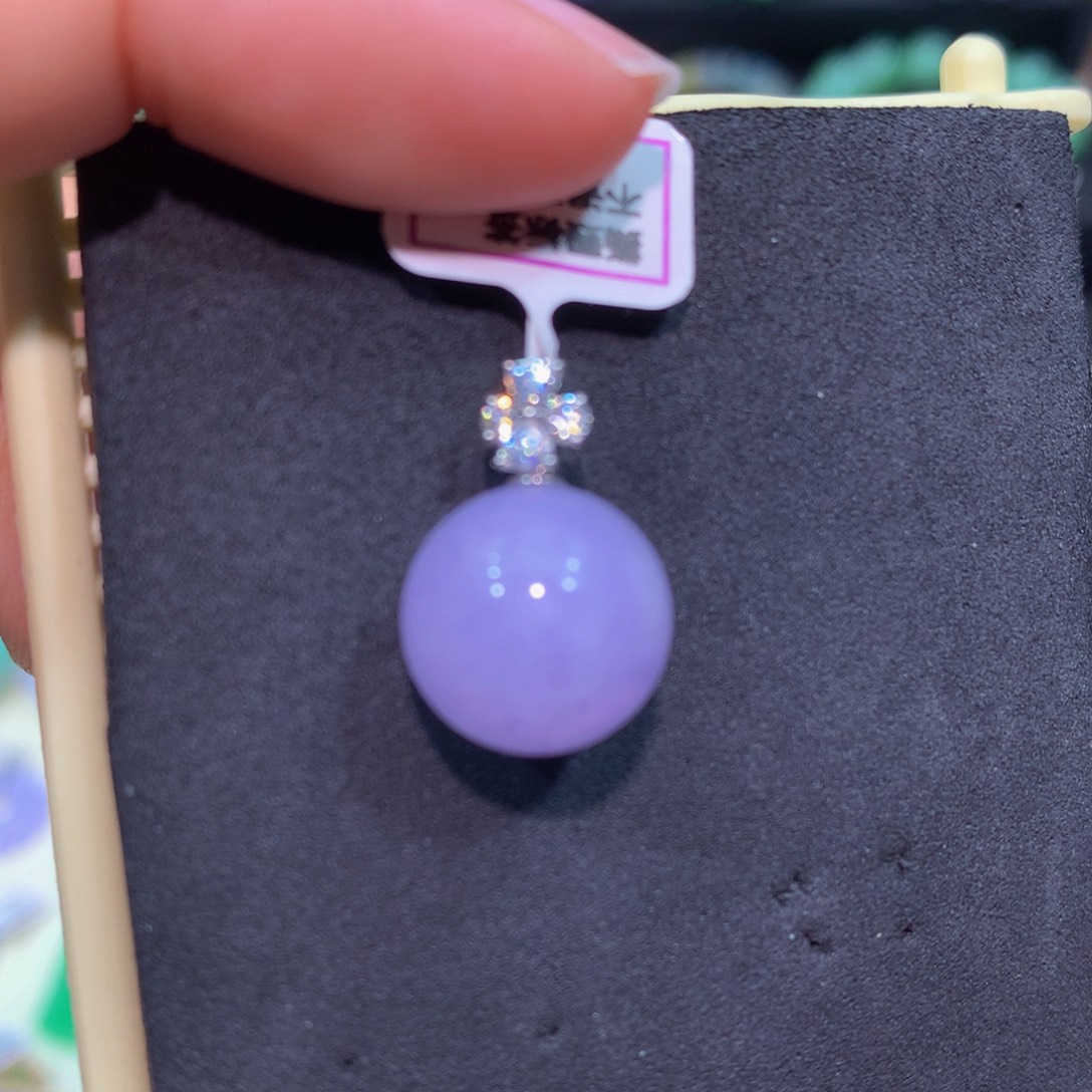 翡翠18K金镶嵌颈饰翡翠